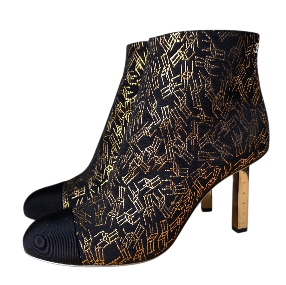 CHANEL CC Logo Cap Toe Ankle Boots With Metal Ruler Heels Gold Chair Print 37.5 - Picture 7 of 16